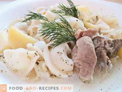 Soppa med pasta, potatis och kött