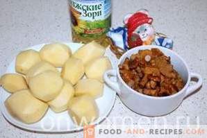 Kartoffeln mit Pfifferlingen in einem Slow Cooker gebraten