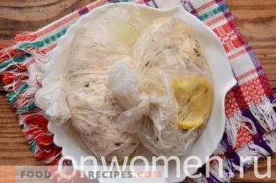 Kycklingbröst su-typ i en långsam spis