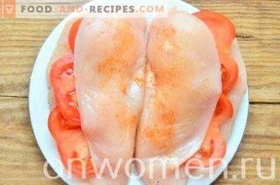 Kycklingbröst bakat med tomater i kefir