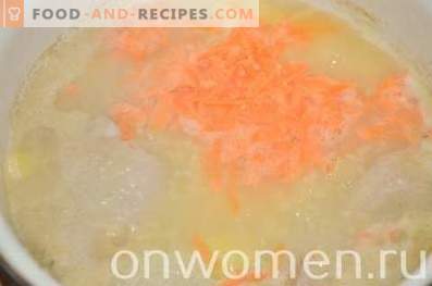Soppa med hirs och ägg i kycklingsbuljong