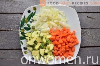 Grönsakssoppa med zucchini