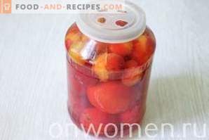 Marinerade tomater med körsbärsplommon för vintern