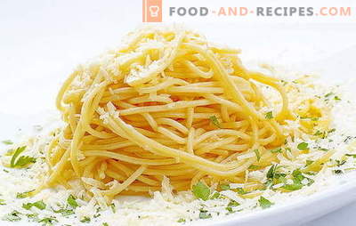 Spaghetti med ost är en italiensk maträtt på vårt bord. Snabbrecept för att laga spagetti med ost och olika tillsatser